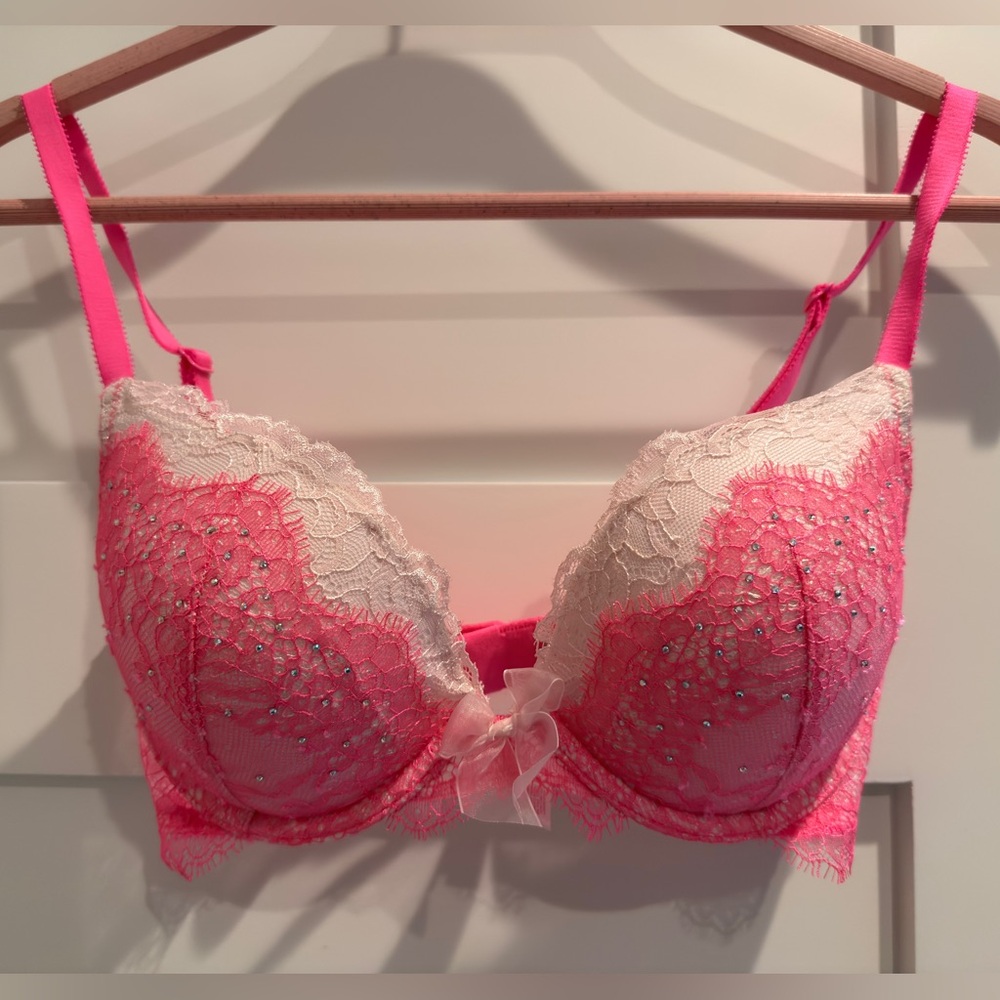 Victoria’s Secret Dream Angels Push-Up bra - 32D with Swarovski crystals